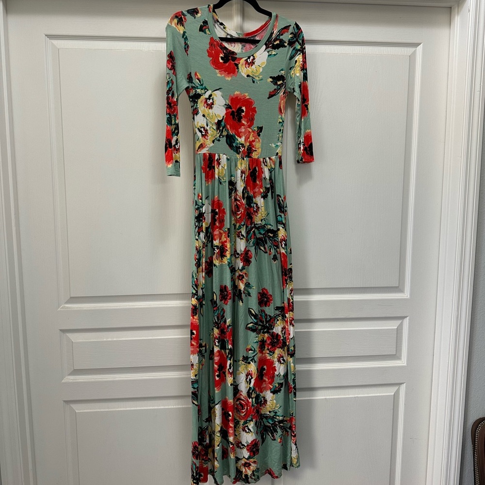 Jessa kae green floral maxi